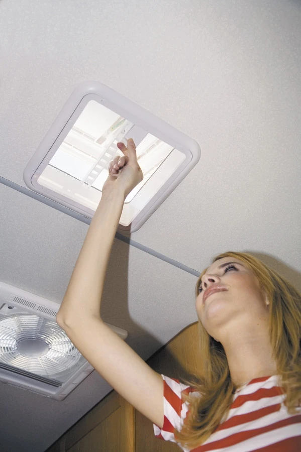 Fiamma White Caravan Roof Light Vent 28 & Turbo 28 11 Fiamma White Caravan Roof Light Vent 28 & Turbo 28 - Image 11