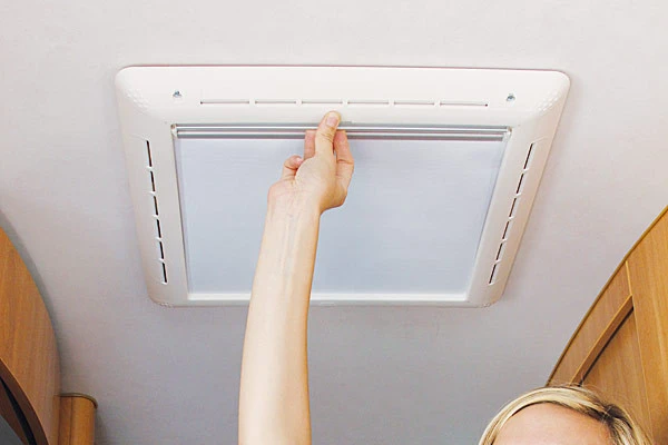 Fiamma Rollo Vent Kit 40 - Blinds For Fiamma Rooflights 2 Fiamma Rollo Vent Kit 40 - Blinds For Fiamma Rooflights - Image 2