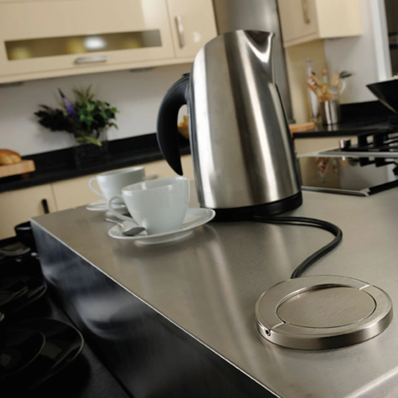 Pop Up Deluxe Power Dock 13amp Sockets With USB Ports 3 Pop Up Deluxe Power Dock 13amp Sockets With USB Ports - Image 3